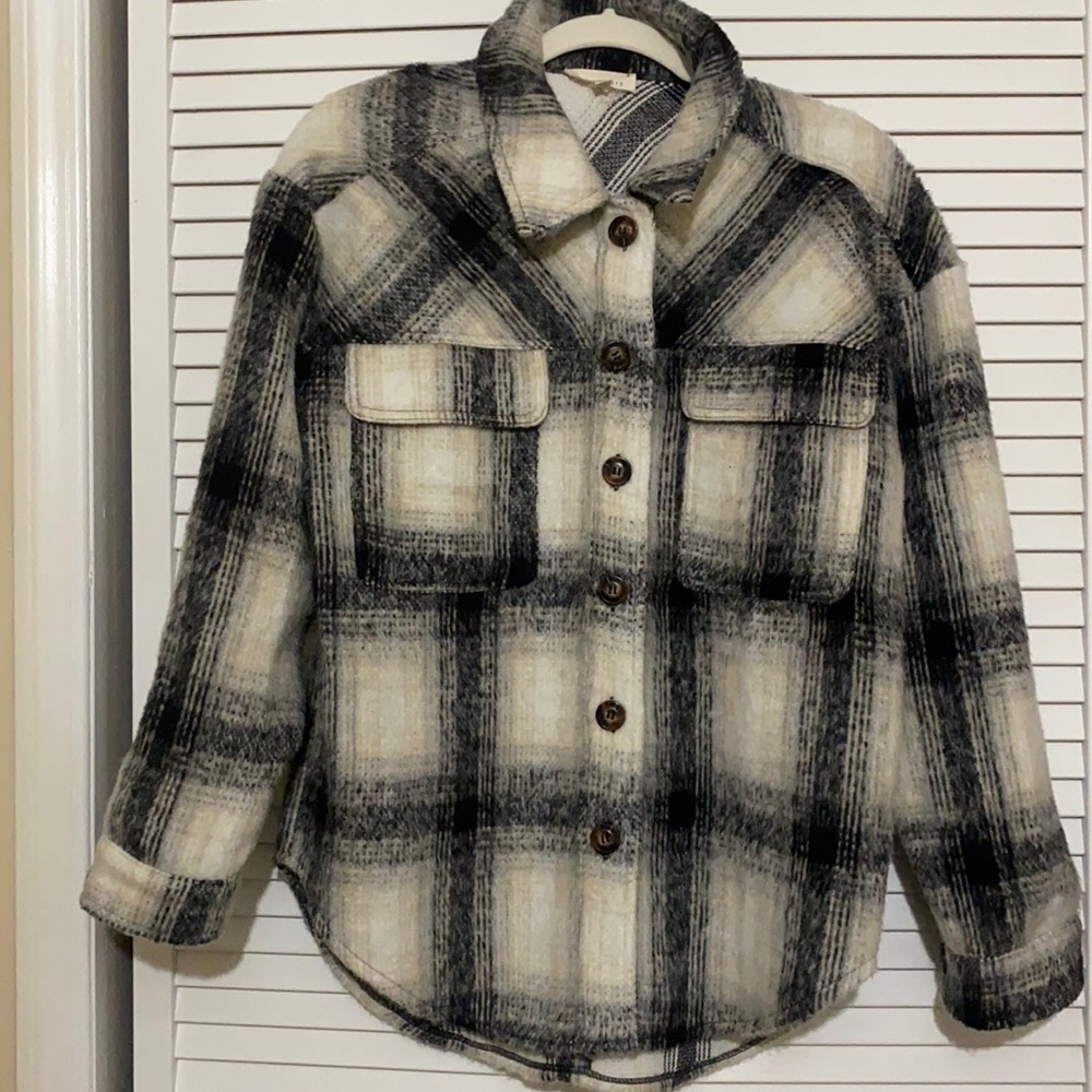 Button down shirt jacket. Perfect for the fall!!!